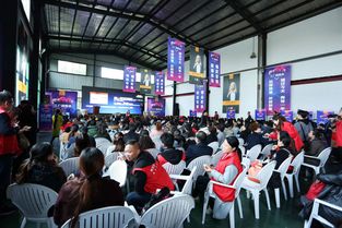 布兰莎工厂团购会火爆上演，现场氛围点燃初冬